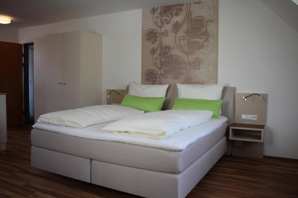 Hotel Rebstoeckle Hagnau Room photo